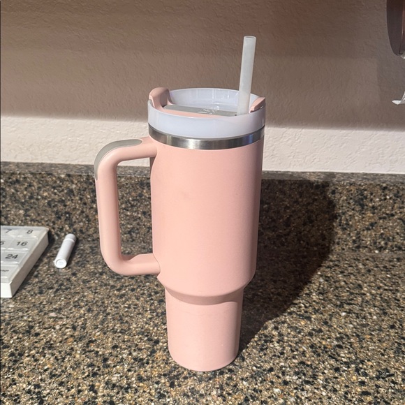 STANLEY Quencher Blush Pink 40oz - Picture 3 of 6